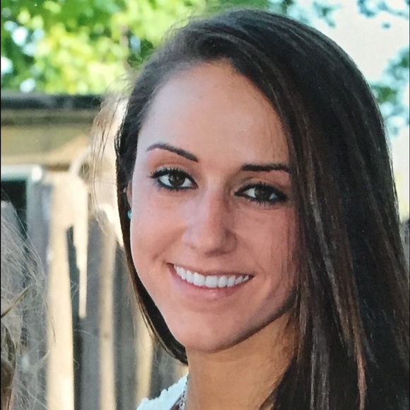 Profile Picture of Rachel Delsolio (@rd9322) on Poshmark