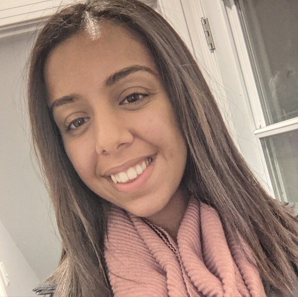 Profile Picture of Marly Magharious (@marlymagharious) on Poshmark