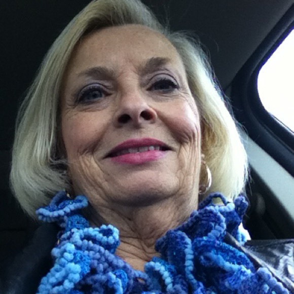 Profile Picture of Pat Cheek (@sallymom) on Poshmark