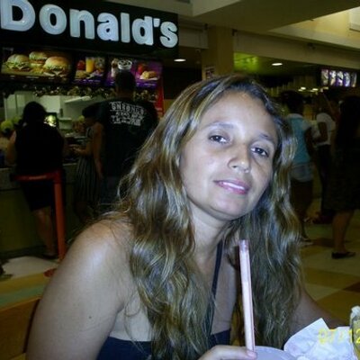 Profile Picture of Simone Torres (@simonetorres72) on Twitter