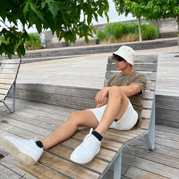 Profile Picture of Eric Yu (@ericyu200410) on Poshmark