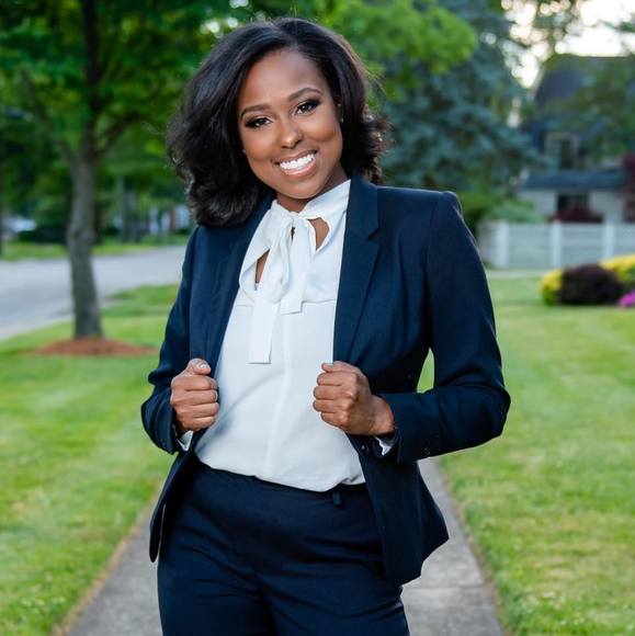 Profile Picture of Shantel Franklin (@shantelfrank637) on Poshmark