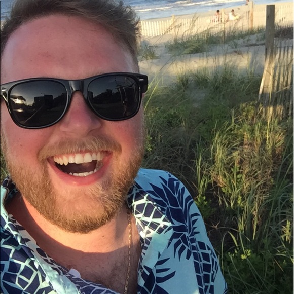 Profile Picture of David Osborne (@dahved0425) on Poshmark