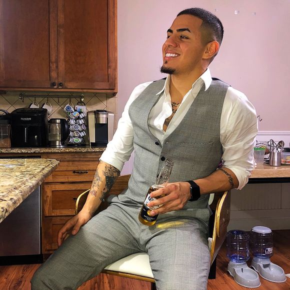 Profile Picture of Carlos Navarro (@cnavarro0066) on Poshmark