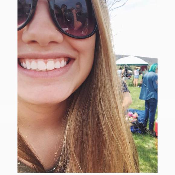 Profile Picture of Marie Gonsar (@mgonsar) on Poshmark