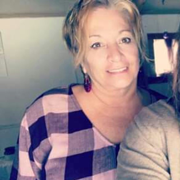 Profile Picture of Lynne Newvine (@msnyl60) on Poshmark