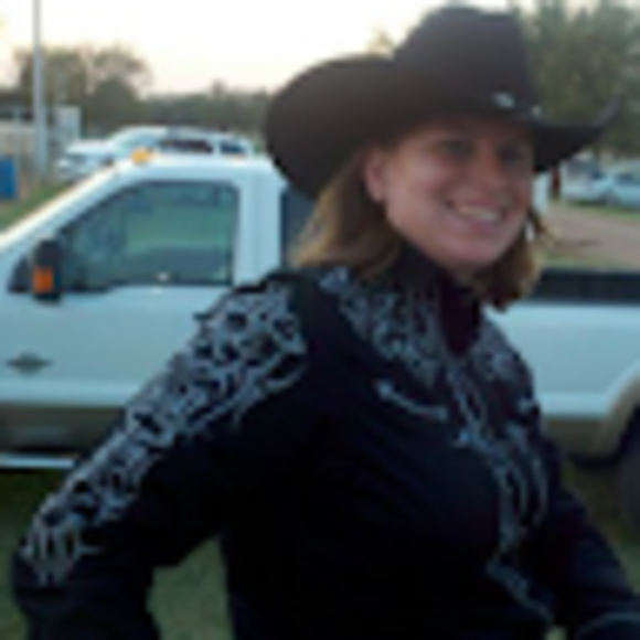 Profile Picture of Jessica Wilczek (@jw_thl) on Poshmark