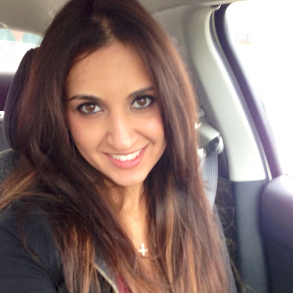 Sonya Kiryakoza - Poshmark Profile Picture of Sonya Kiryakoza (@sonyak1006) on Poshmark