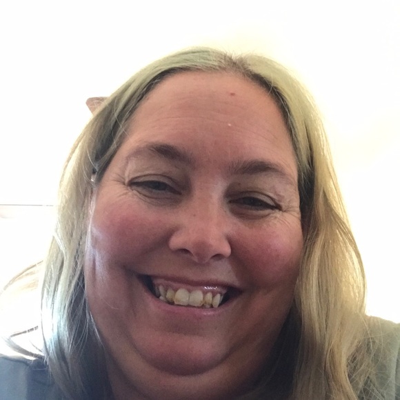 Profile Picture of Tiffany Dillow (@tiffdillow) on Poshmark