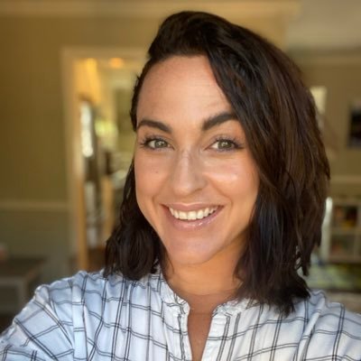 Profile Picture of Jennifer Costello (@JennyCostell0) on Twitter