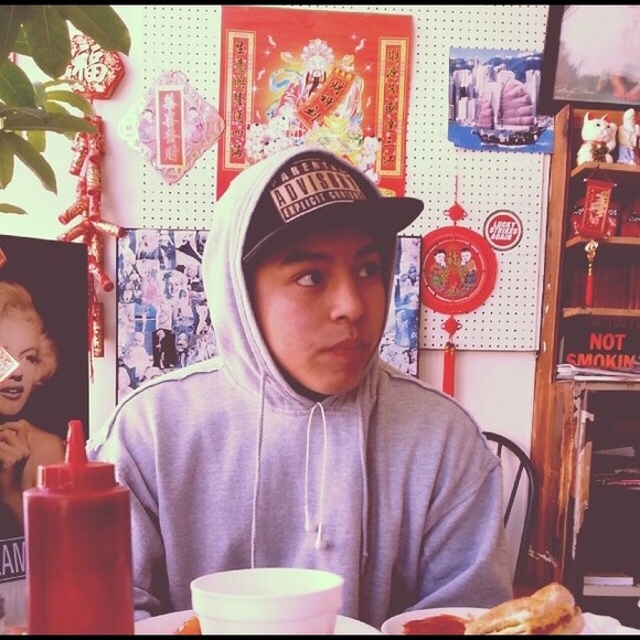 Profile Picture of George Quimi (@quimi215) on Poshmark