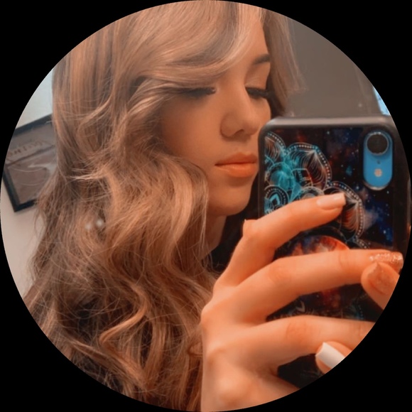 Profile Picture of Jazmine Jimenez (@majesticjaz) on Poshmark