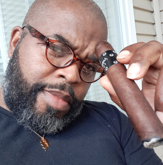 Profile Picture of Joseph Bright (@brightsphoto) on Poshmark