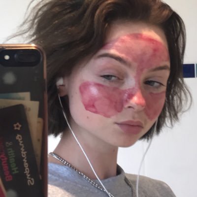 Profile Picture of Jodie Halpin (@jodie72052735) on Twitter