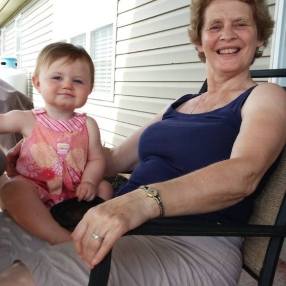 Profile Picture of Barbara Walsh (@simbawalsh) on Poshmark