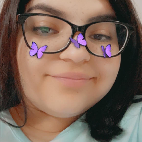 Profile Picture of Evie Appelwick (@eevee774548) on Poshmark