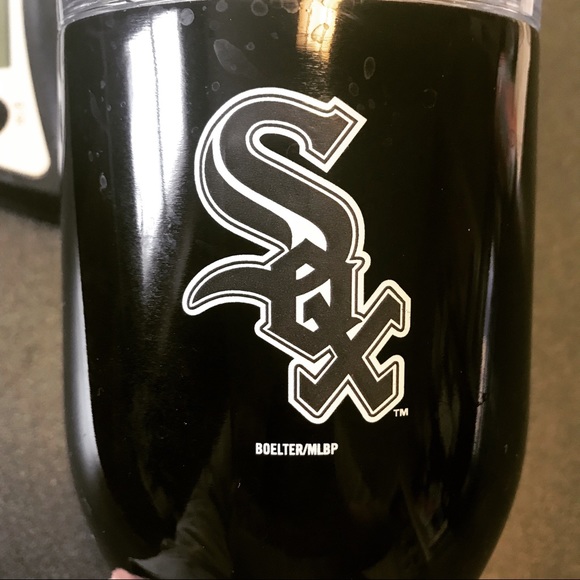 April Doorneweerd - Poshmark Profile Picture of April Doorneweerd (@ape1513) on Poshmark