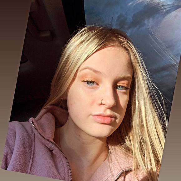 Profile Picture of Taylor Riggs (@taylorriggs24) on Poshmark