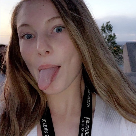 Profile Picture of Brynn Brynn (@brynnbower) on Poshmark