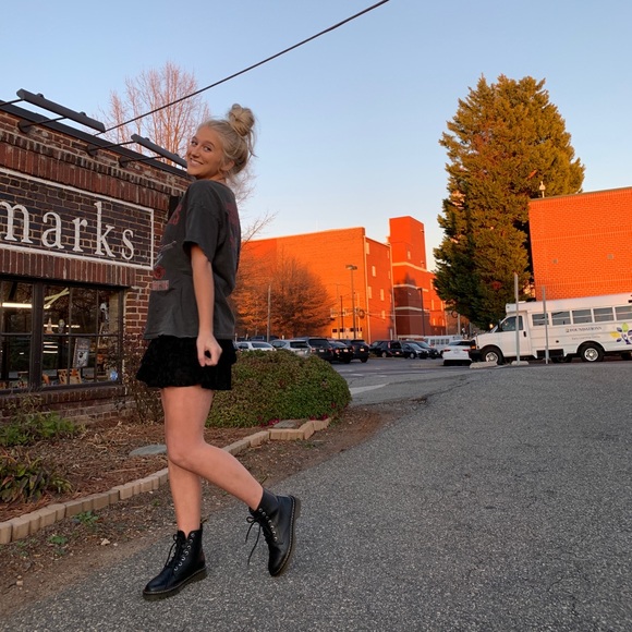 Profile Picture of Olivia Parrish (@oliviap88_) on Poshmark