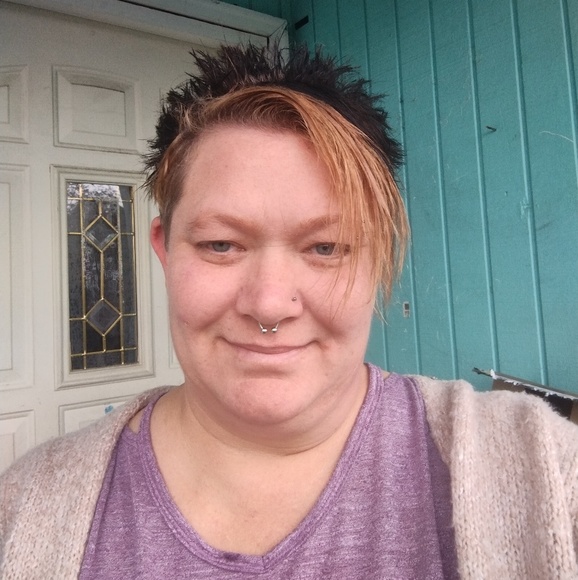 Profile Picture of Dolores Keeling (@mysticblueyez) on Poshmark