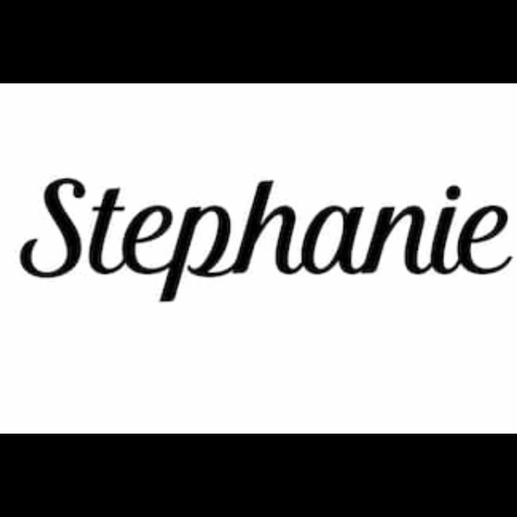 Profile Picture of Stephanie Medina (@sm143044) on Poshmark