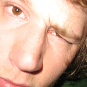 Profile Picture of Aaron Beyer (@everybodygetsone2) on Youtube