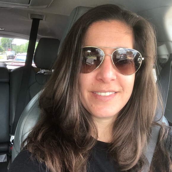 Profile Picture of Kim Mccloskey (@kimford28) on Poshmark