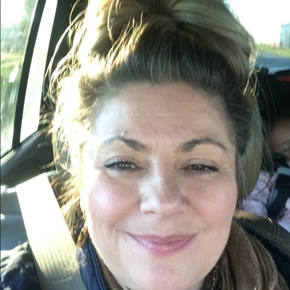 Profile Picture of Michelle Atkins (@miatkins) on Poshmark