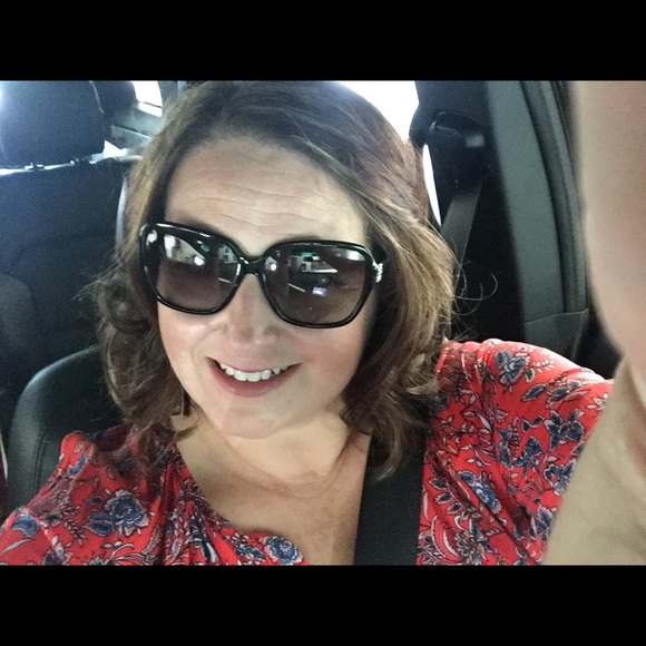 Profile Picture of Nicole Ruddick (@nruddick) on Poshmark
