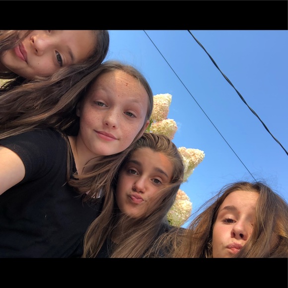 Profile Picture of Regan Moore (@reganmooreee) on Poshmark