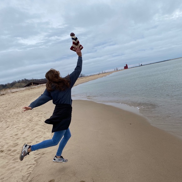 Profile Picture of Holly Morren (@hollymorren1) on Poshmark