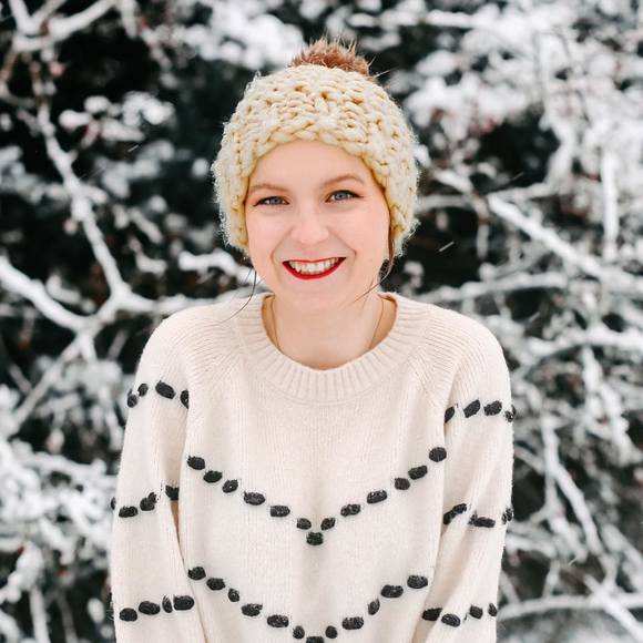 Profile Picture of Taylor Yager (@teyager) on Poshmark