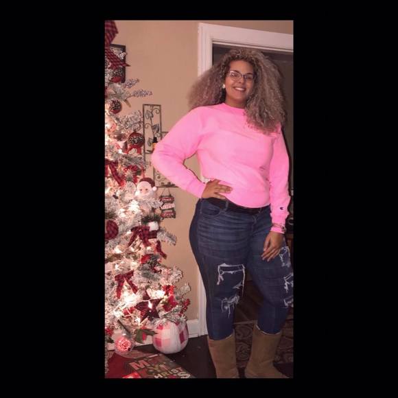 Profile Picture of Whitney Adkisson (@whitney_alsina) on Poshmark