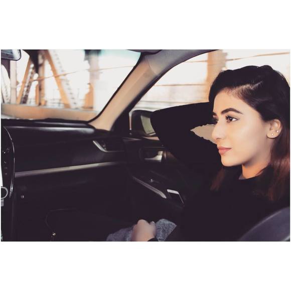 Profile Picture of Zainab Tahir hussain (@zee_tahir) on Poshmark