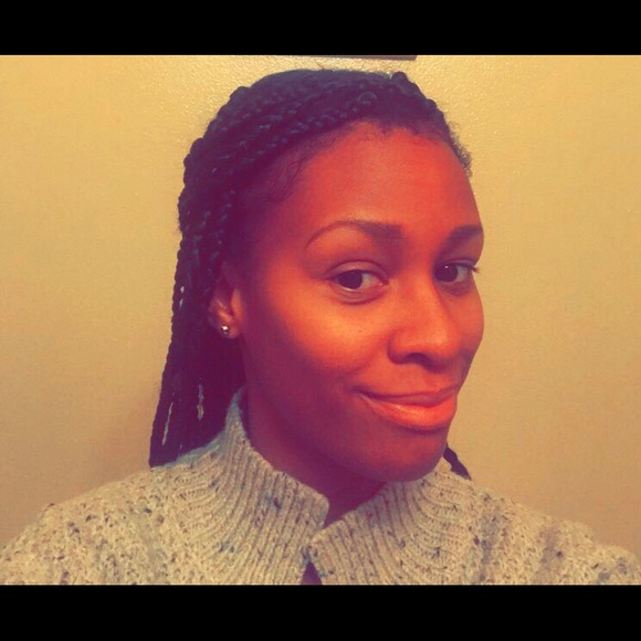 Profile Picture of Simone Hill (@simonehill23) on Poshmark