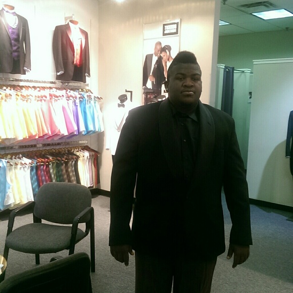 Profile Picture of Adrian Mcgee (@adrianmgee) on Poshmark