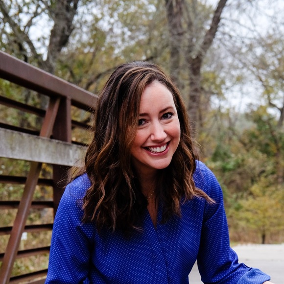 Profile Picture of Lauren Metzler (@lmetz20) on Poshmark