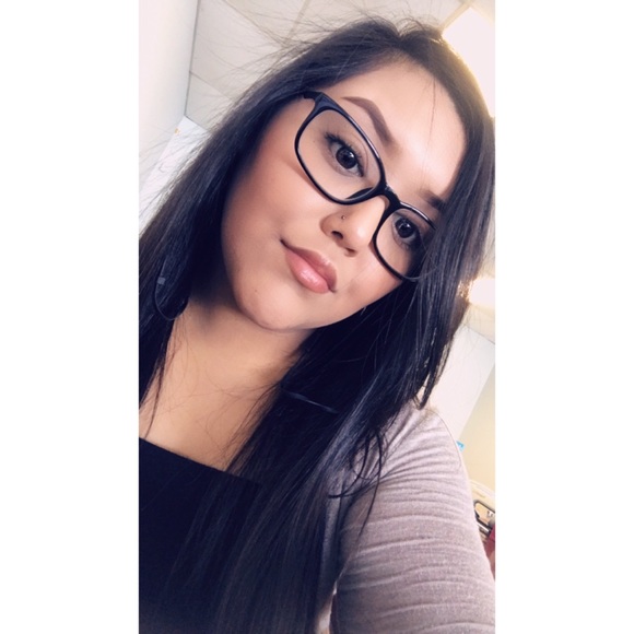 Profile Picture of Mariel Herrera (@ogxmari) on Poshmark