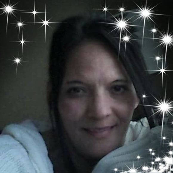 Profile Picture of Glema Amburgey (@glema_amburgey) on Poshmark