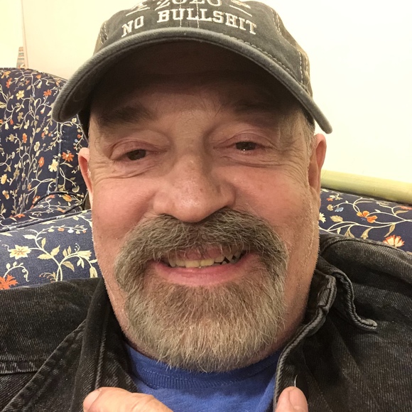 Profile Picture of Carlos G (@losmanme) on Poshmark