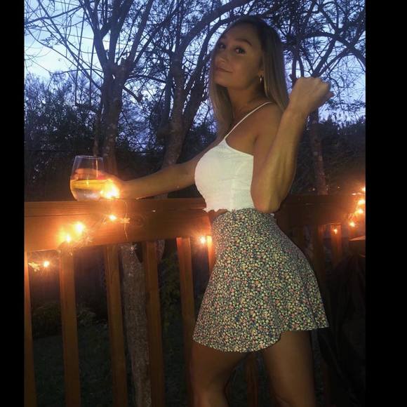 Profile Picture of Katelynn Barber (@katelynnbarber) on Poshmark