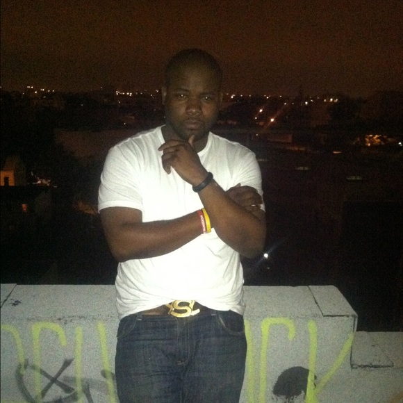 Profile Picture of Richard Clouden (@regularrich) on Poshmark