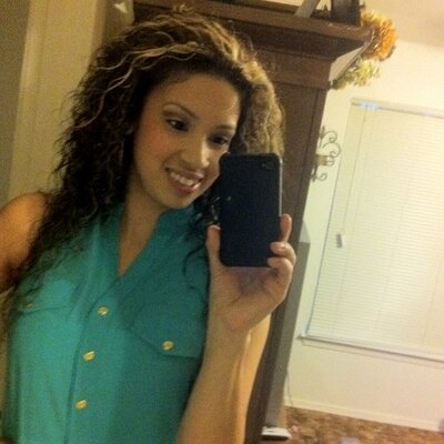 Profile Picture of Danielle Burciaga (@daniellee_dee) on Twitter