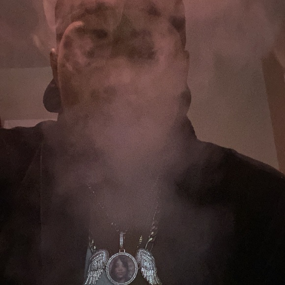 Profile Picture of Kevin Saunders (@kevinsaunder810) on Poshmark