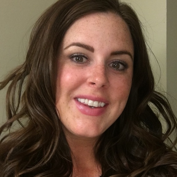 Profile Picture of Jessica Noll (@jf120882) on Poshmark