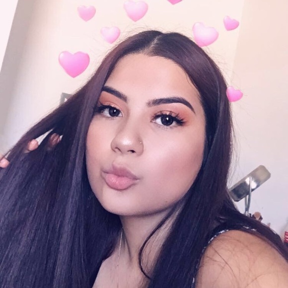 Profile Picture of Jaqueline Diaz (@jacky__diaz) on Poshmark