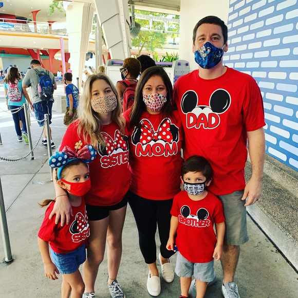 Profile Picture of Danielle Ramos disch (@ddisch) on Poshmark