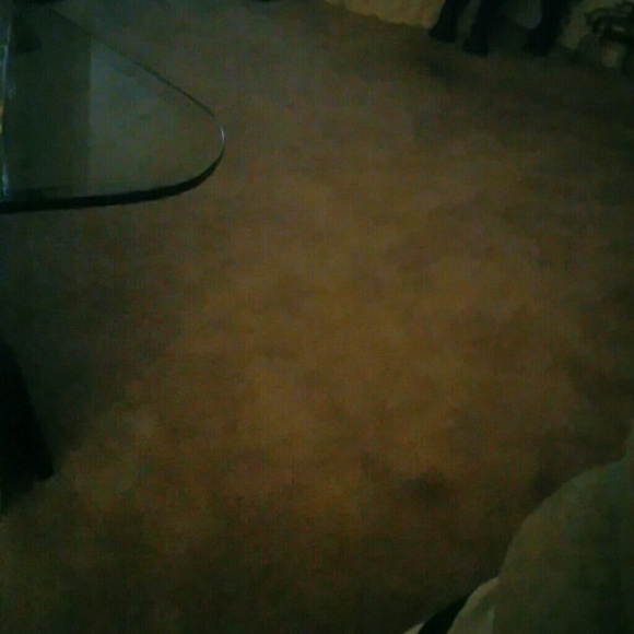 Profile Picture of Kelly Koustas (@brokenchair26) on Poshmark