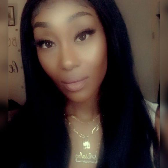 Profile Picture of Alisha Bennett (@bennettalisha07) on Poshmark